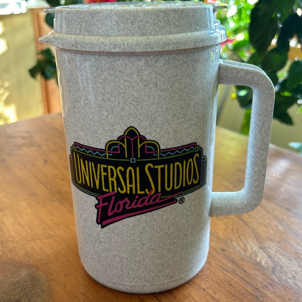 Vintage 90s Universal Studio®️ logo Whirley®️ USA Thermo Mug 32oz. Travel cup